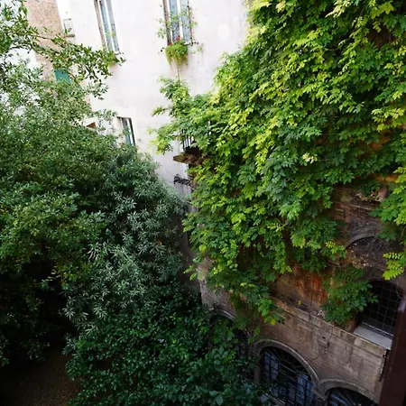 Center, Luxury & History In Via Monserrato Rome