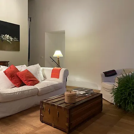 Center, Luxury & History In Via Monserrato Apartment