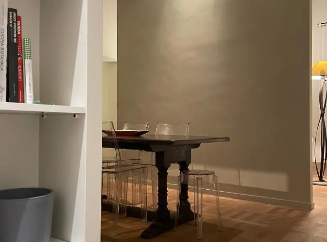 Center, Luxury & History In Via Monserrato Appartement